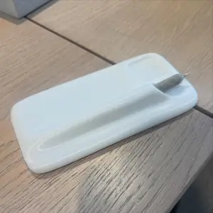 Justin Bieber rips off Hailey’s viral phone case design, begs her to approve his drug-related version
